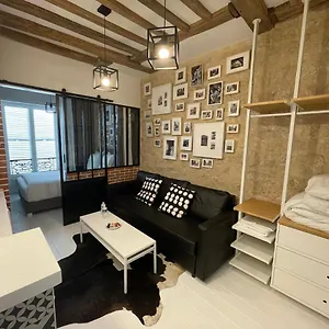Aix, Neuf équipé , París Francia
